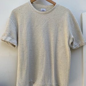 Textured off-white short sleeve shirt